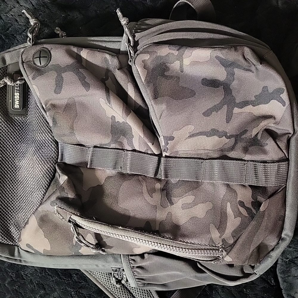 SwissTech Unisex Camouflage Backpack
